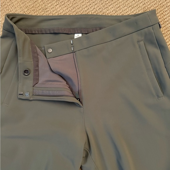 Lululemon On The Move Pant *Lightweight
Grey Sage - Picture 10 of 10